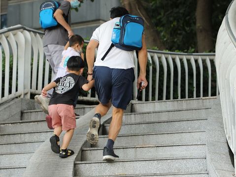 女方再婚抚养权