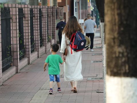 没结婚的人生孩子