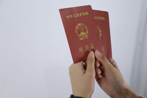 办了出生证明还没有上户口可以改名字吗