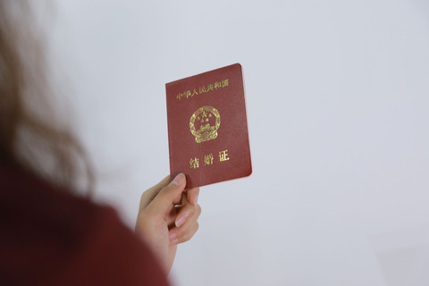 事实收养公证怎么办理，现在事实收养公证还有效吗