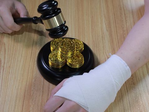 欠钱缺席判决的后果会是什么