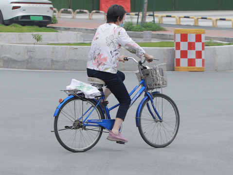 车和摩托车相撞责任