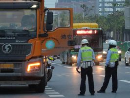 车辆发生交通事故造成人员伤亡怎么样处理