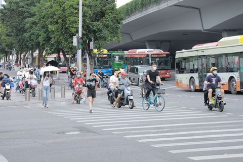 行人过马路被车撞责任怎么划分
