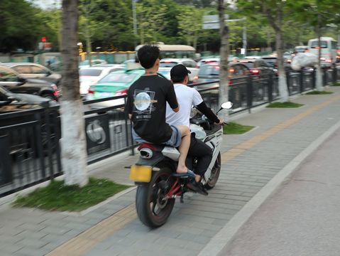 未成年骑摩托车无证驾驶会有案底吗