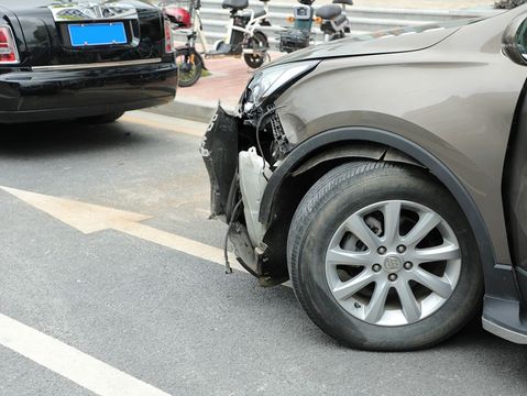 电瓶车进保险摔跤怎么走保险