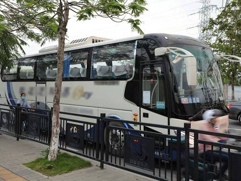 客车超载出交通事故保险公司赔吗
