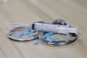 贩卖毒品的从犯应该怎么量刑