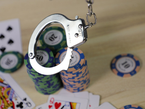 召集别人参与赌博是犯罪吗