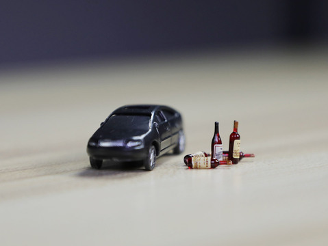和朋友喝酒致使事故可起诉吗