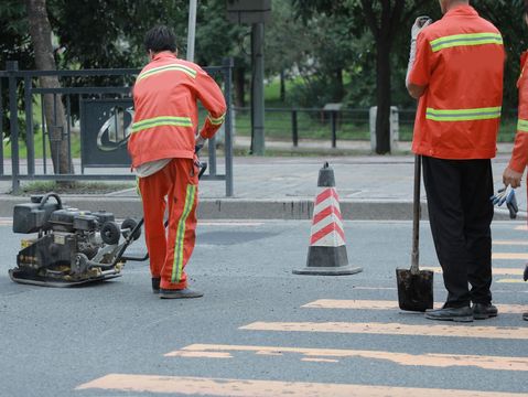 劳务合同甲方违约