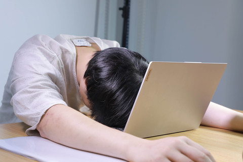 员工在家猝死公司有责任吗