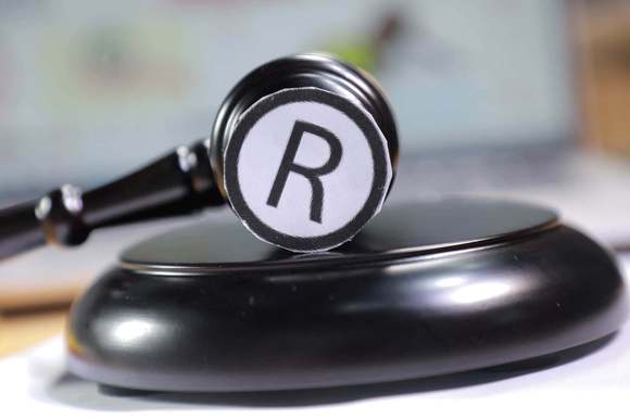 怎么认定商标侵权,商标侵权起诉多久开庭