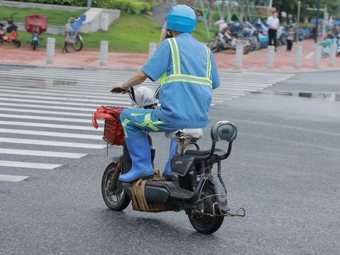 派出所扣电动车合法吗