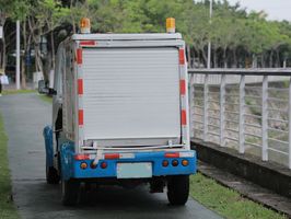 电动车在斑马线上被机动车撞了怎么办