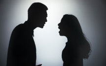 男方家庭暴力离婚女方如何要赔偿