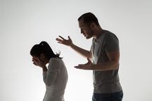 丈夫抛弃精神病妻子怎么办