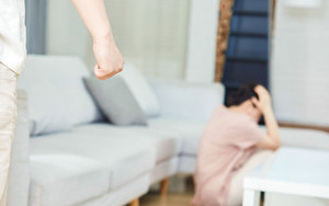 家暴起诉离婚孩子归谁