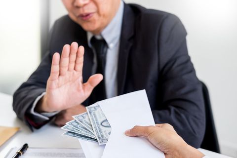 一直拖欠钱不还的人怎么办最有效的方法