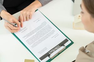 暂缓执行行政拘留的条件是怎样的？