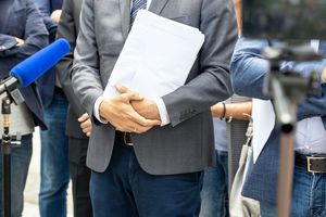 如何提供证人证言