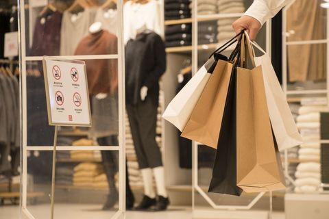 实体店衣服不能退咋解决