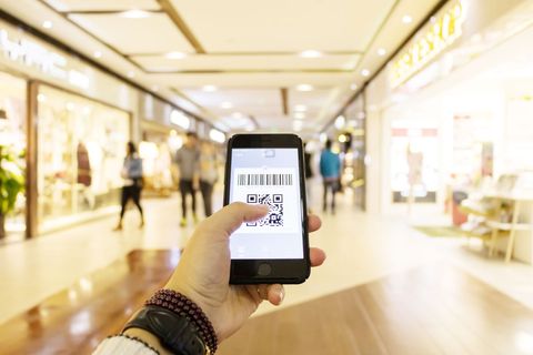 实体店不给退手机怎么办