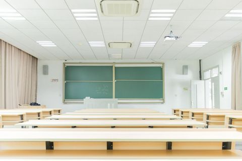 如何举报学校的不合理行为