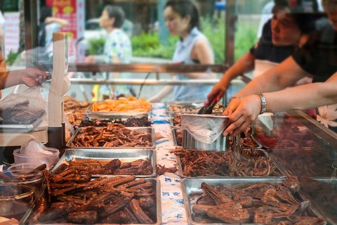 店铺无食品许可证经营怎么处罚