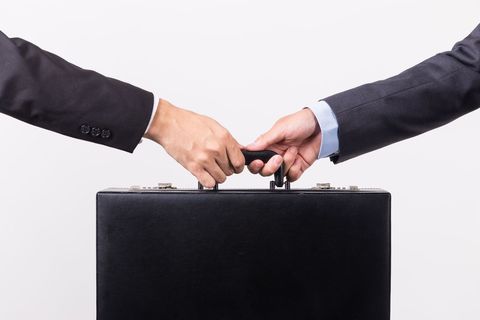 物品被合伙人私自抵押怎么办