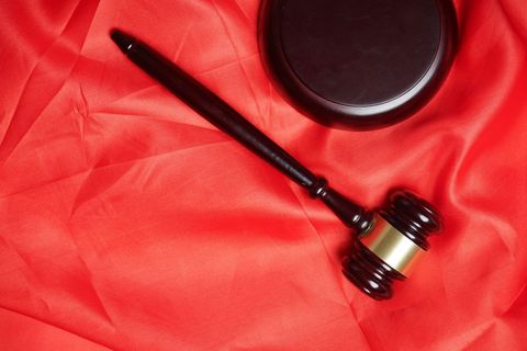 法律行政法规规定公开的事项应当怎么样