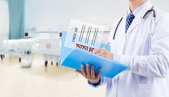 医院骗保判多少年