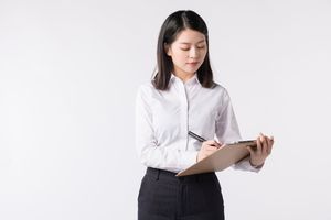 申请证人出庭作证申请书谁签字
