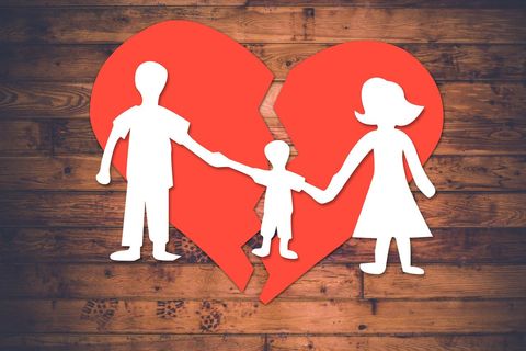 两个孩子离结婚以后判给哪个