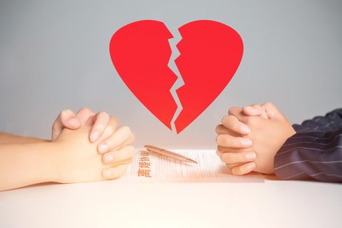 办理离婚房屋如何过户给其中一方