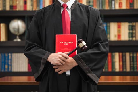 劳动仲裁偏袒单位怎么办-靠谱派