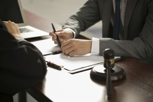与律师签订委托代理合同应该注意什么呢