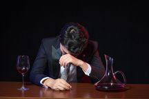 喝酒致死同桌人负刑事责任吗
