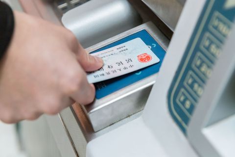 火车站晚上临时身份证办理可以吗