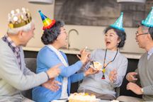 唱《生日快乐歌》居然要给钱！