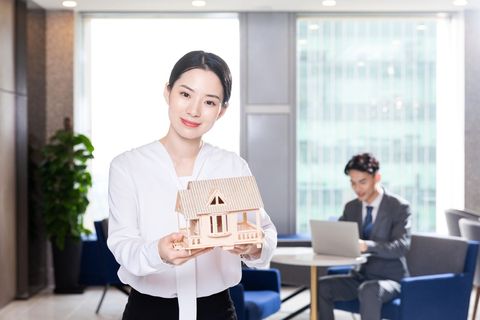 开发商一房两卖谁优先