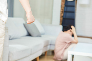 怀孕期间男方出轨离婚怎么赔偿女方