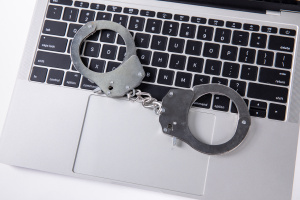 非法利用信息网络犯罪立案标准
