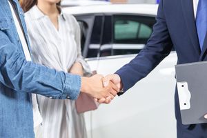 买车过户必须本人到场吗