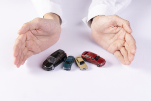 汽车保险到期了怎么续保，汽车保险到期不交行吗