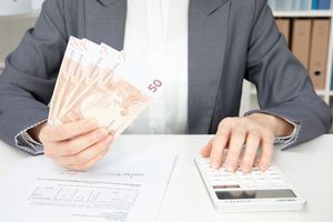 公司清算员工补偿金怎么计算出来