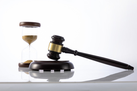 一个刑事案件最长可以拖多久开庭