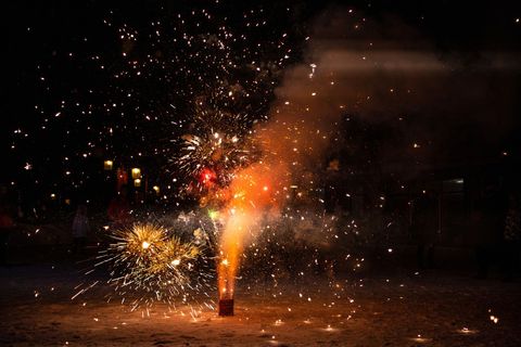 燃放烟花爆竹违法吗