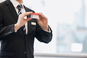 放弃房屋继承权公证处公证必须到房子所在地公证吗