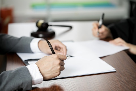 厂里上班交的社保可以取出来吗?,上班多长时间给交社保？